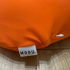MOGU. 抱き枕　オレンジクッションの画像