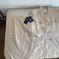 Burberry スーツ　新品未使用　レディースの画像