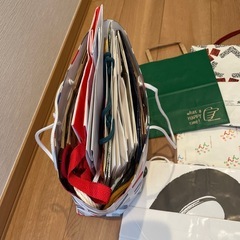 小さめの紙袋　バラのお引き取りは不可の画像