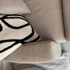 3人掛けソファー クッション付きの画像