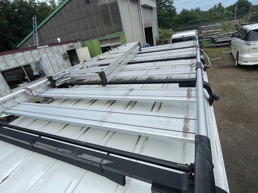 ハイエース　ルーフキャリア