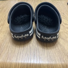 子供用クロックスの画像