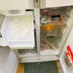 格安の1,000円で　2005年度製の大型冷蔵庫。三菱ノンフロン冷凍冷蔵庫MR-A41NF-W 8月31日17時〜引き取り限定の画像