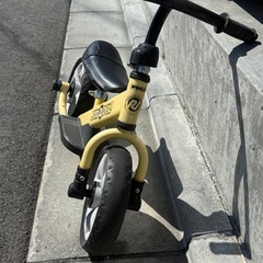 鉄棒と幼児自転車セット
の画像