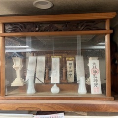 無料で差し上げます。大型本欅神棚の画像