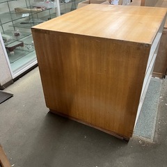 【急募】無料で差し上げます。特注木製作業台　オークションの撮影台としても使えます。明日7:00〜取り壊し予定の画像