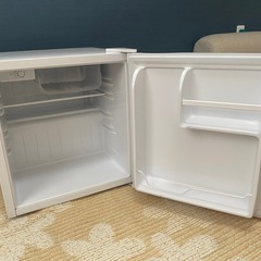 【美品】2022年製　小型冷蔵庫　製氷室付き　左右両開き　46Lの画像
