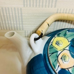 【美品】椿柄急須 お茶 茶こし付き 和柄 大きめ 約1リットルの画像