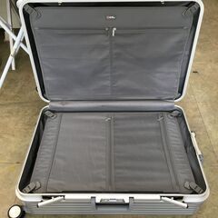 海外・日本製品のサルベージ品　SWISS  MILITARY　スーツケース　カギ無しタイプの画像