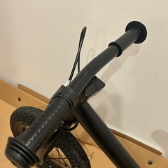 ストライダー　キックバイク　ブレーキ付き　黒 　の画像