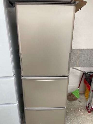 送料・設置込み可　冷蔵庫　350L SHARP 2021年【分解クリーニング済み】