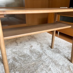 新品✨定価2万円タモ材リビングテーブル（名古屋市港区引き取り限定）の画像