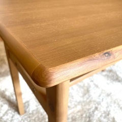新品✨定価2万円タモ材リビングテーブル（名古屋市港区引き取り限定）の画像