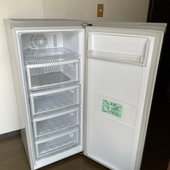 三菱冷凍庫の画像