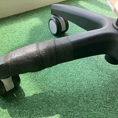 【中古】大きめキャスターチェア3脚セット（うち1台は脚部に補修跡有り）の画像