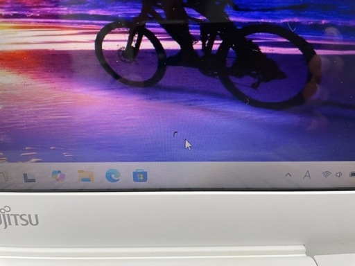 ノートパソコン/白/i7/8GB/SSD512GB/Office/在宅/富士通