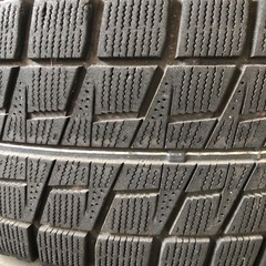 車のパーツ　タイヤ　冬のタイヤの画像
