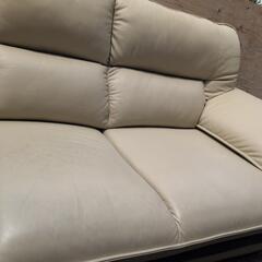 三人掛けソファーの画像