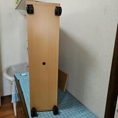 スリム収納棚　木製　キャスター付きの画像