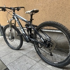トレック　フルサスバイクの画像