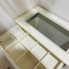 ガラスキャビネットの画像