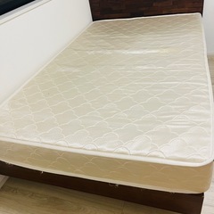 セミダブルベッド+2xマットレスの画像