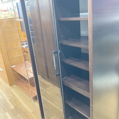 【トレファク高槻店】取りに来られる方限定！ガラススライド扉のカップボードのご紹介です！の画像