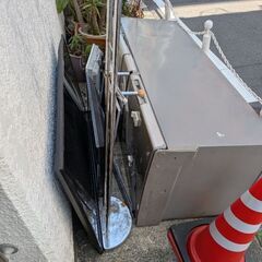【取引中につき新規受付停止中】脚立、冷蔵庫、テレビ等廃材、本日無料引き取り引き取り可能な方の画像