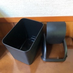 ダストボックス　ブラックの画像