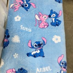 海外・日本製品のサルベージ品　スティッチ　ブランケット付き　大きいぬいぐるみの画像