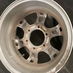 スタッドレスタイヤ　ホイール　セット　195/80R15　107/105L　15×6Jの画像