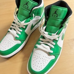NIKE エアジョーダン1  MIDの画像