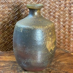 【備前焼】配送可能　宮宅淪迸 作　備前焼 徳利 酒器 窯印あり 備前徳利 茶道具 作家物 骨董 古玩 良品　華道具　懐石道具　煎茶道具　茶器　煎茶器の画像