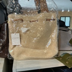 未使用品🧡 LOWRYS FARM もこもこバック👜 秋・冬用 ボアキンチャク ハンドバッグ 巾着バック 肌色 茶色の画像