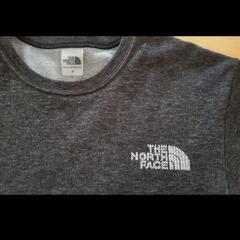 THE NORTH FACE（ノースフェイス）グレー伸縮性Tシャツの画像