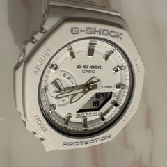 特に女性の方へG-SHOCK ホワイトの画像
