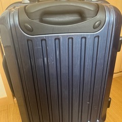 ネイビースーツケースの画像