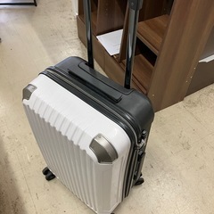 ロ 2508-779 スーツケース カギ付き TSAロック対応 容量不明 中古の画像