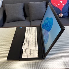 富士通LIFEBOOKA577/S第7世代i5＋SSD256GBカスタム仕様オフィス付き/無線マウスプレゼントの画像