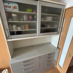 食器棚の画像