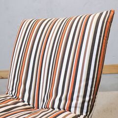 フランスの高級ブランドligne roset(リーンロゼ)のCALIN(カラン) ダイニングチェアー2脚セットです。包み込まれるような座り心地が魅力の食卓椅子。カーバリングなのでメンテナンス性も◎の画像