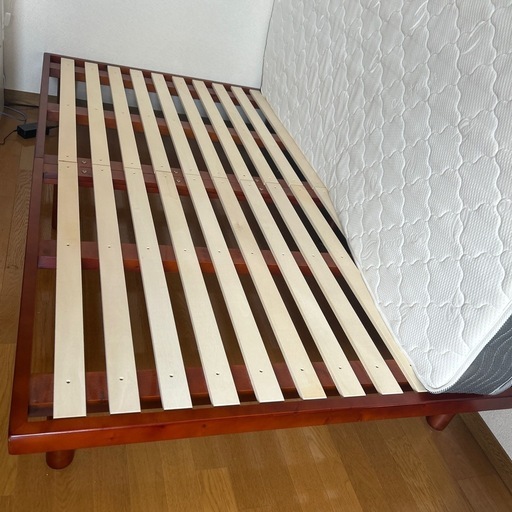 9/3まで引き取り限定！セミダブルベッド、マットレス