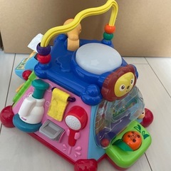 電池を入れて動きます！赤ちゃんおもちゃの画像