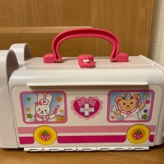 メルちゃん　救急車　　の画像