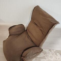 茶色の座椅子の画像