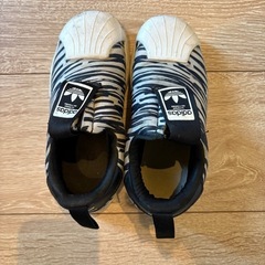 子ども靴の画像