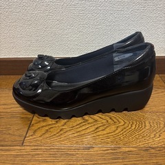 HILLS AVENUE ウェーブソールパンプス　23.5cmの画像