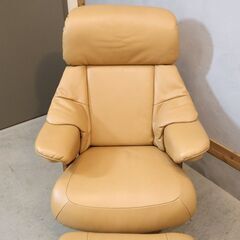 karimoku(カリモク家具)のTHE FIRST(ザ・ファースト) RU73 本革 リクライニングチェア＆オットマンです。北欧スタイルのレザーパーソナルチェアーはシアタールームなどにもおススメ♪の画像