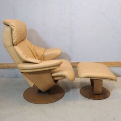 karimoku(カリモク家具)のTHE FIRST(ザ・ファースト) RU73 本革 リクライニングチェア＆オットマンです。北欧スタイルのレザーパーソナルチェアーはシアタールームなどにもおススメ♪の画像