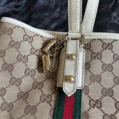 GUCCIキャンバストートの画像